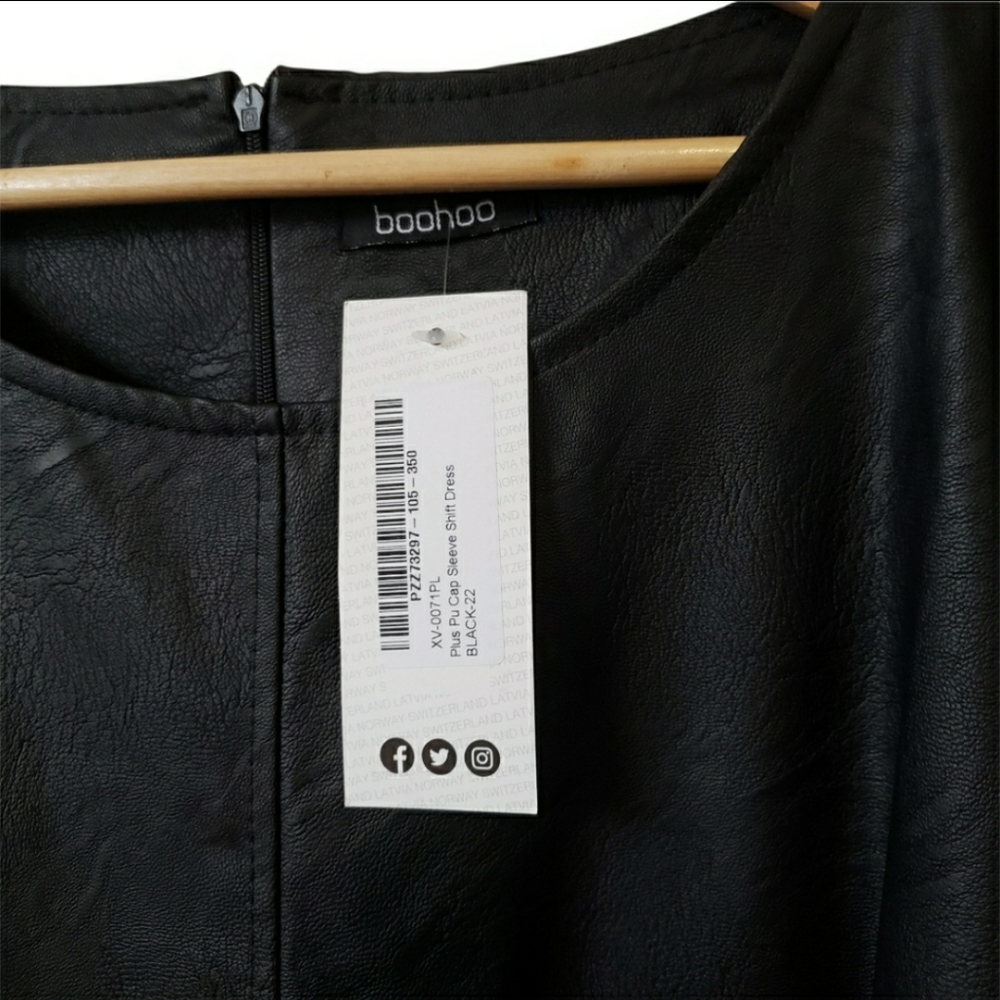 Boohoo plus black faux leather capsleeve shift dress size 22 - Picture 6 of 11